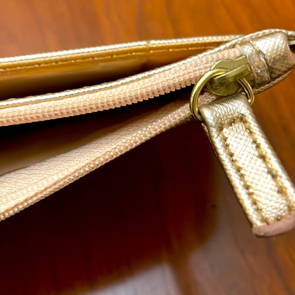 Apt 9 Flat wallet  NWT - Picture 2 of 4